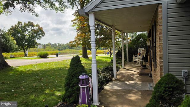 12 WINCHESTER RD, Shrewsbury, PA 17361