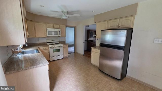 12 WINCHESTER RD, Shrewsbury, PA 17361