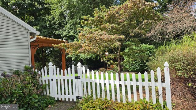 12 WINCHESTER RD, Shrewsbury, PA 17361
