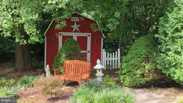 12 WINCHESTER RD, Shrewsbury, PA 17361