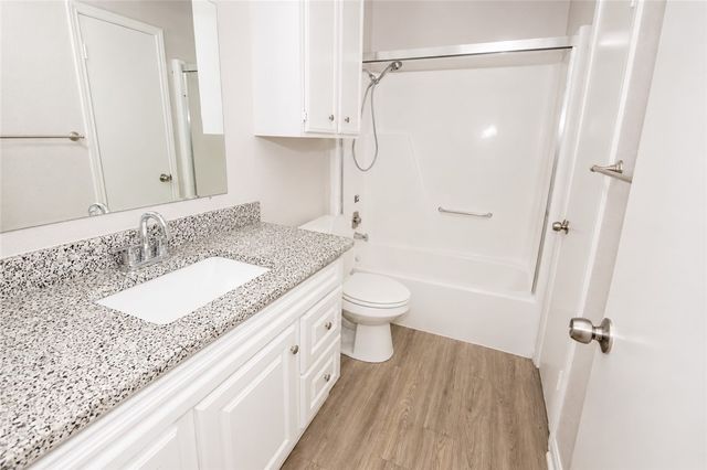 5713 Crest Pebble Dr, Corpus Christi, TX 78415