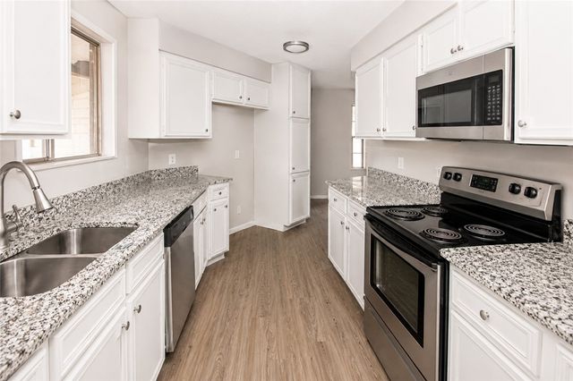 5713 Crest Pebble Dr, Corpus Christi, TX 78415