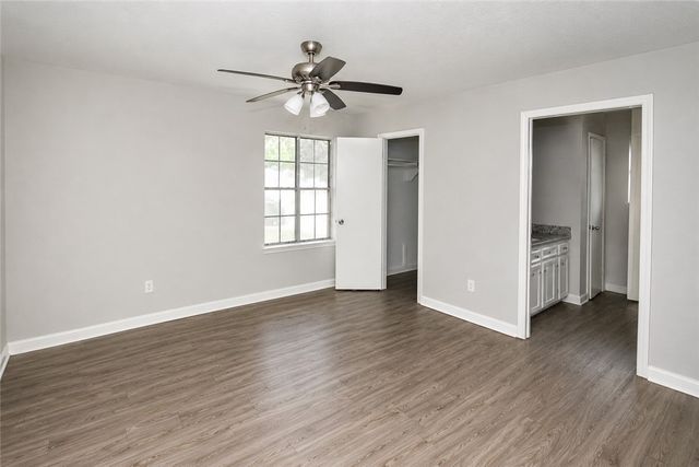 5713 Crest Pebble Dr, Corpus Christi, TX 78415