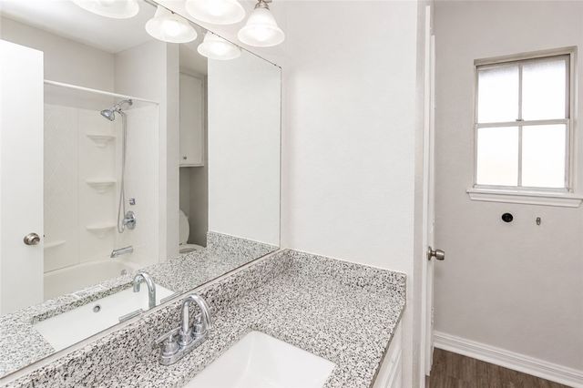 5713 Crest Pebble Dr, Corpus Christi, TX 78415