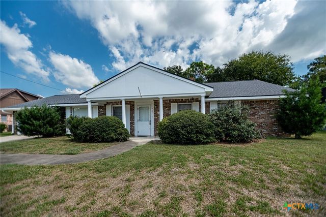 716 Brookhollow Drive, Port Lavaca, TX 77979