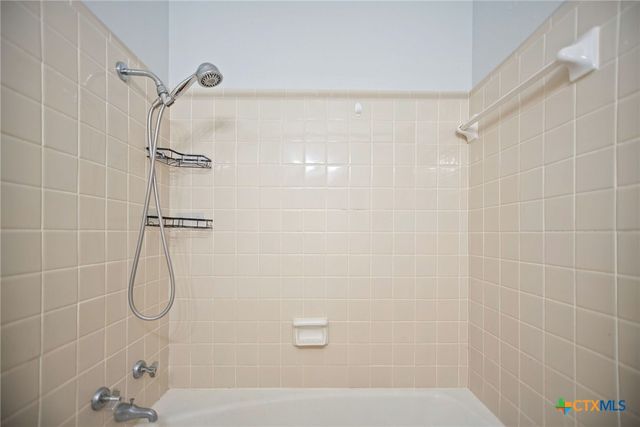 716 Brookhollow Drive, Port Lavaca, TX 77979