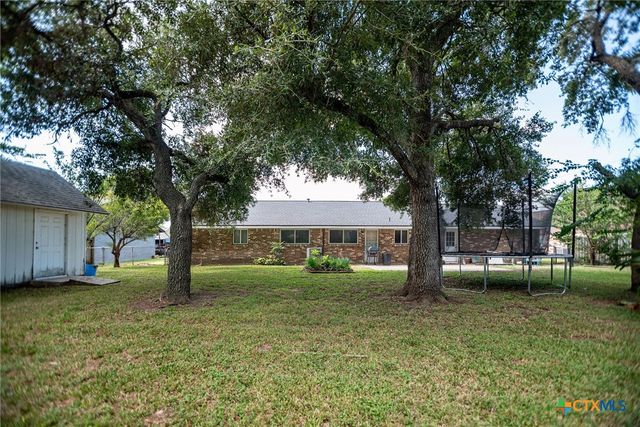 716 Brookhollow Drive, Port Lavaca, TX 77979