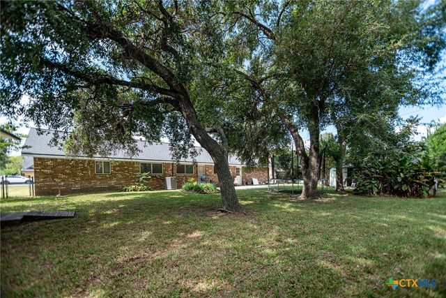 716 Brookhollow Drive, Port Lavaca, TX 77979