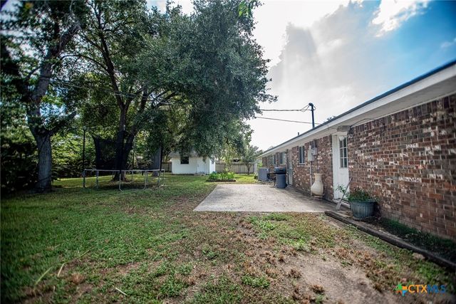 716 Brookhollow Drive, Port Lavaca, TX 77979