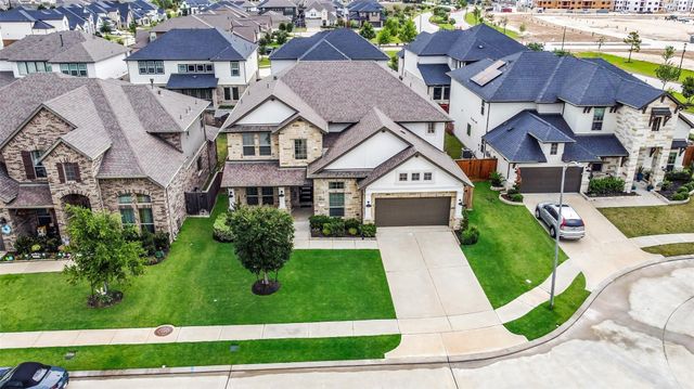 9210 Lowell Cliff Drive, Cypress, TX 77433