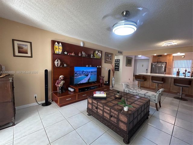190 SE 5th Avenue 104, Dania Beach, FL 33004