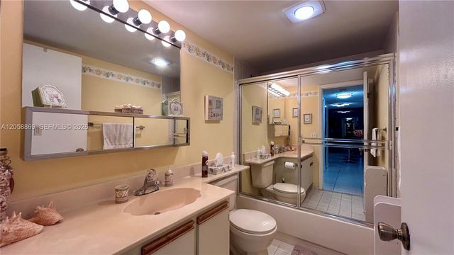 190 SE 5th Avenue 104, Dania Beach, FL 33004