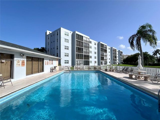 190 SE 5th Avenue 104, Dania Beach, FL 33004