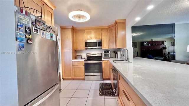 190 SE 5th Avenue 104, Dania Beach, FL 33004