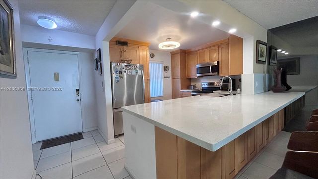 190 SE 5th Avenue 104, Dania Beach, FL 33004