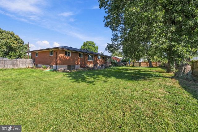 97 CENTER ST, Gibbstown, NJ 08027