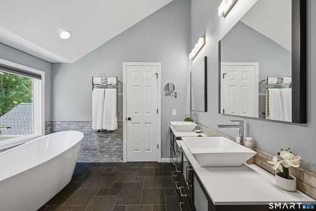 31 Bayberry Lane, New Milford, CT 06776