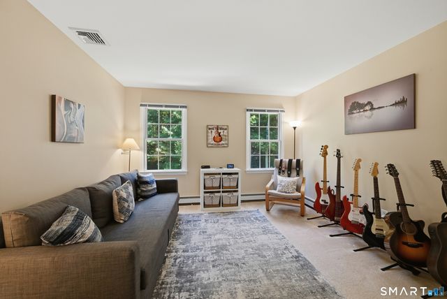 31 Bayberry Lane, New Milford, CT 06776