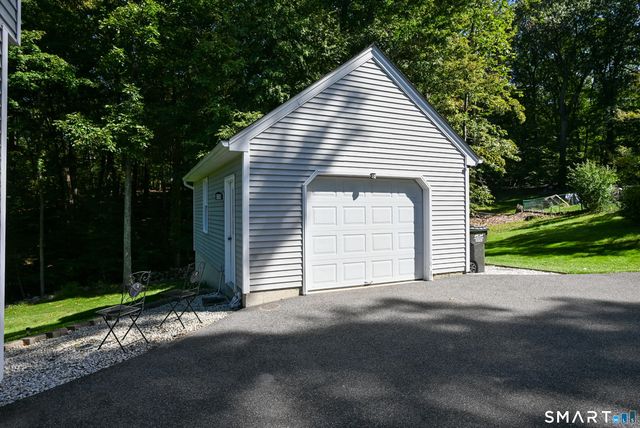 31 Bayberry Lane, New Milford, CT 06776
