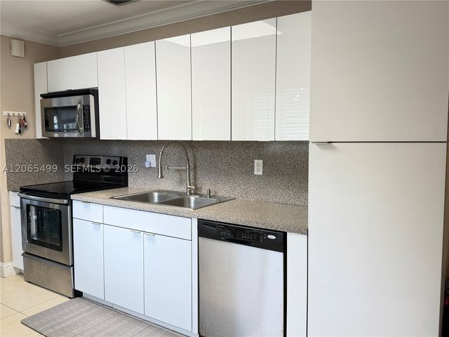 17040 NW 82nd Ave 17040, Hialeah, FL 33015