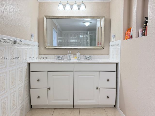 17040 NW 82nd Ave 17040, Hialeah, FL 33015
