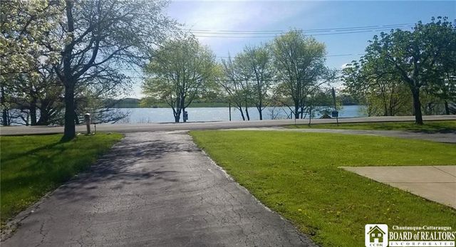 1030 East River Road, Grand Island, NY 14072