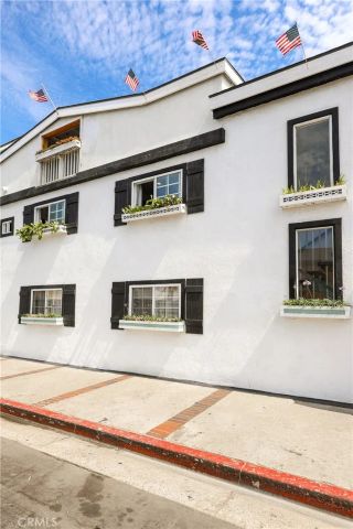 2214 W Oceanfront B, Newport Beach, CA 92663