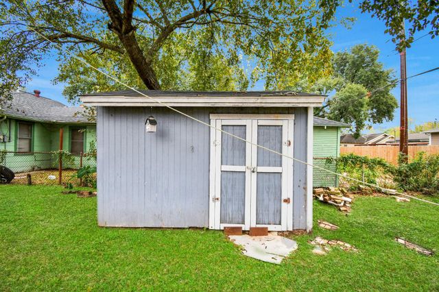 3217 Michigan Street, Baytown, TX 77520