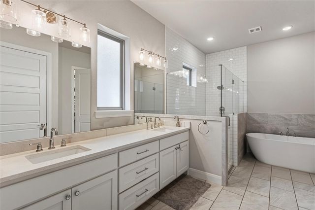 402 Gulfton ST, Lakeway, TX 78738