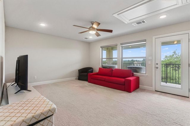 402 Gulfton ST, Lakeway, TX 78738