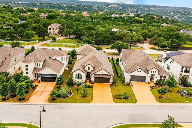 402 Gulfton ST, Lakeway, TX 78738