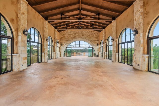 402 Gulfton ST, Lakeway, TX 78738
