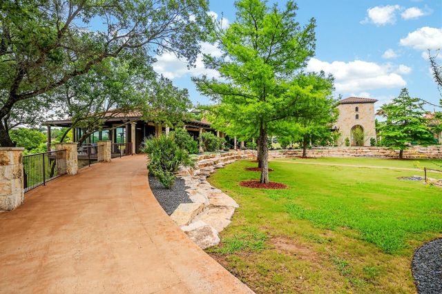 402 Gulfton ST, Lakeway, TX 78738