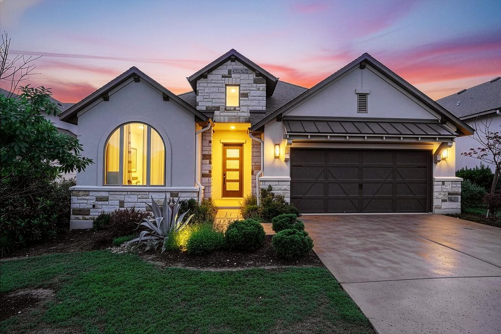402 Gulfton ST, Lakeway, TX 78738