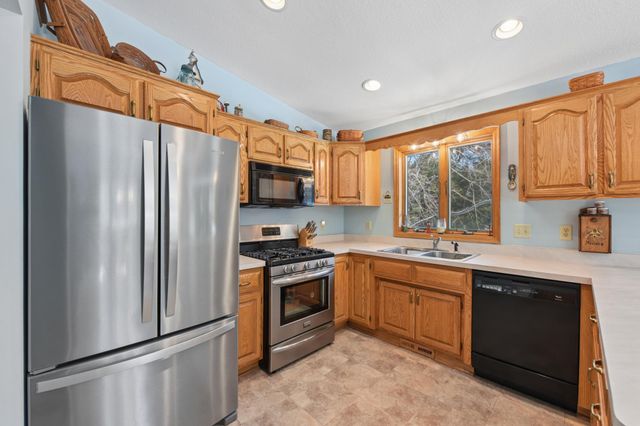 725 Packer Drive, Hudson, WI 54016