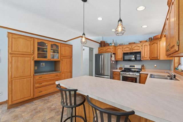 725 Packer Drive, Hudson, WI 54016