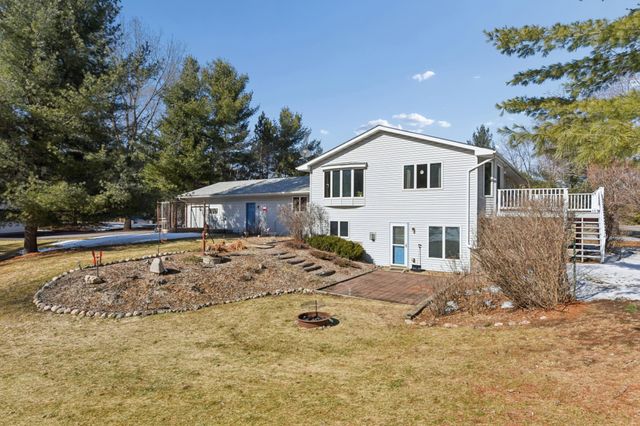 725 Packer Drive, Hudson, WI 54016