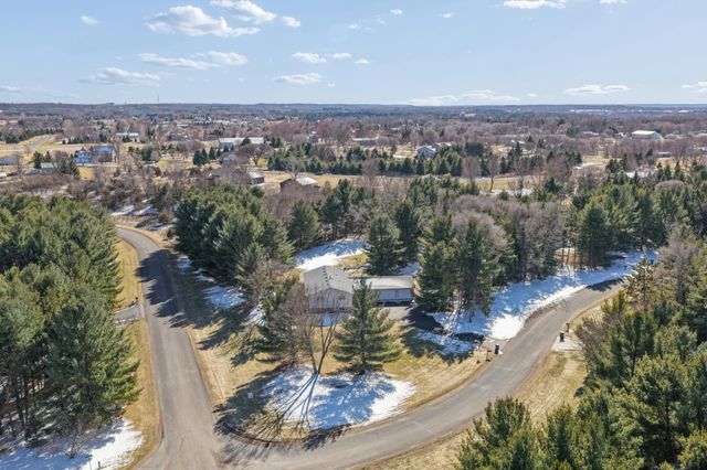 725 Packer Drive, Hudson, WI 54016