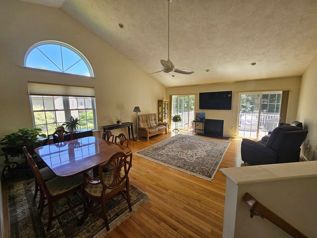 9 Hemlock Drive, Newton, NH 03858