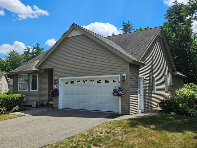 9 Hemlock Drive, Newton, NH 03858