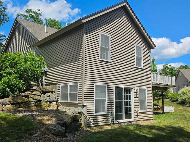 9 Hemlock Drive, Newton, NH 03858