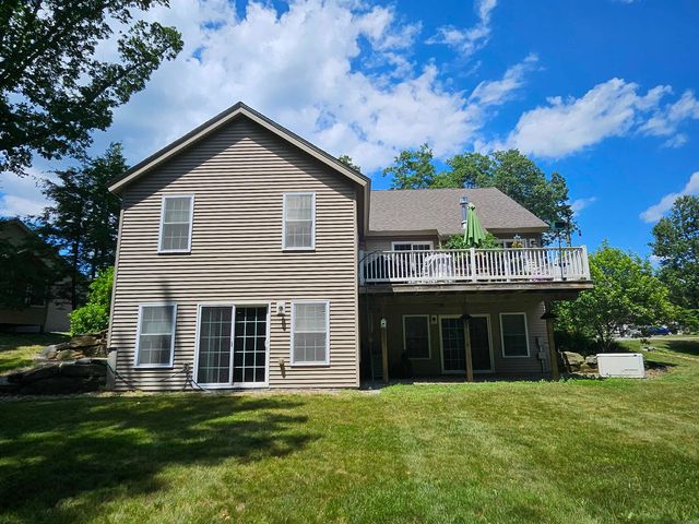 9 Hemlock Drive, Newton, NH 03858