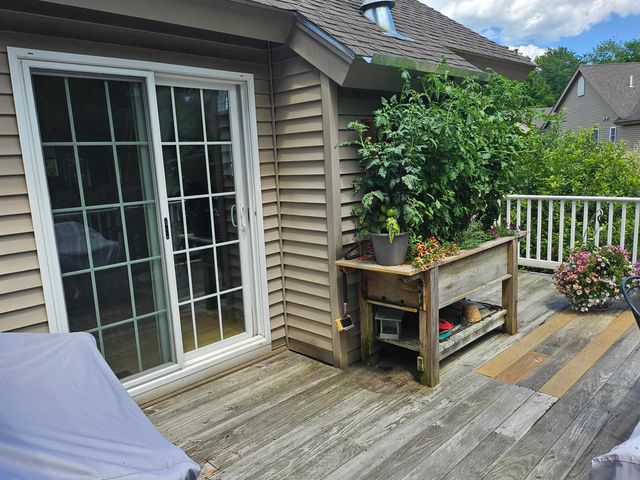 9 Hemlock Drive, Newton, NH 03858