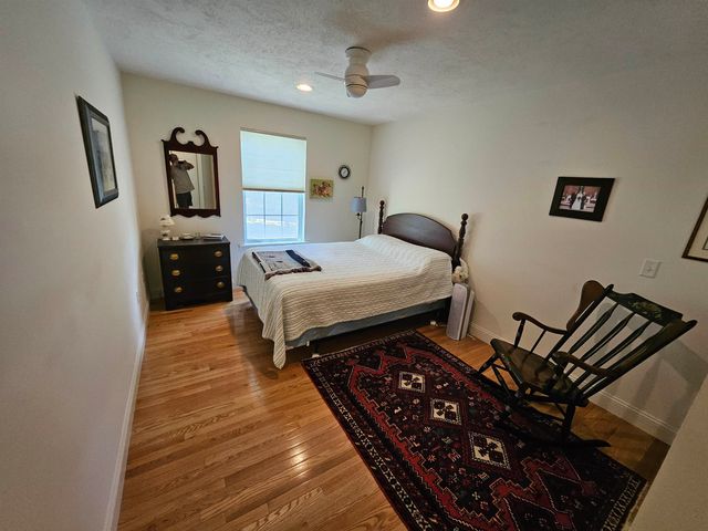 9 Hemlock Drive, Newton, NH 03858