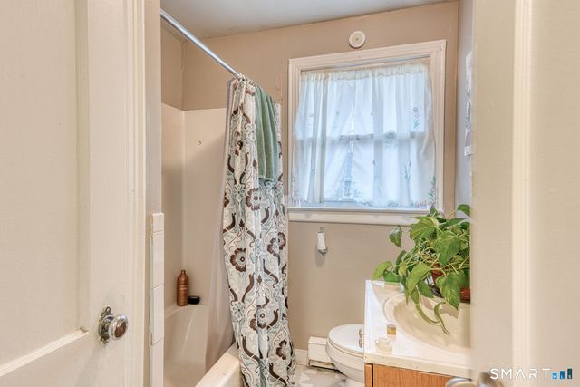 40 Cottage Grove Circle, Bloomfield, CT 06002