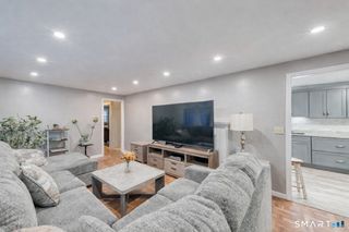 40 Cottage Grove Circle, Bloomfield, CT 06002