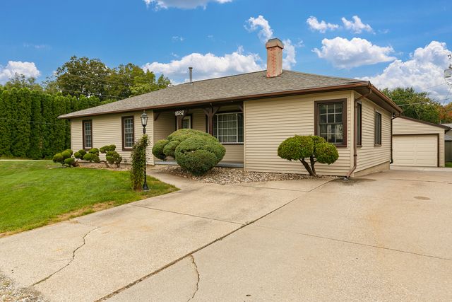 1687 35th Avenue, East Moline, IL 61244
