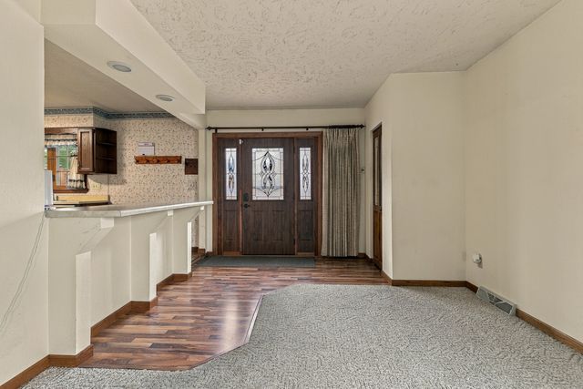 1687 35th Avenue, East Moline, IL 61244