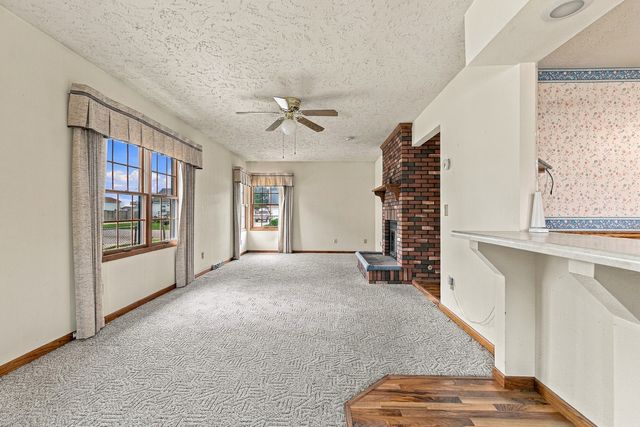 1687 35th Avenue, East Moline, IL 61244