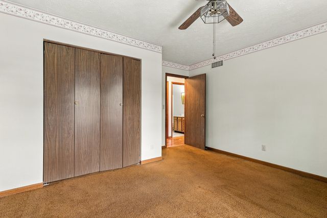 1687 35th Avenue, East Moline, IL 61244